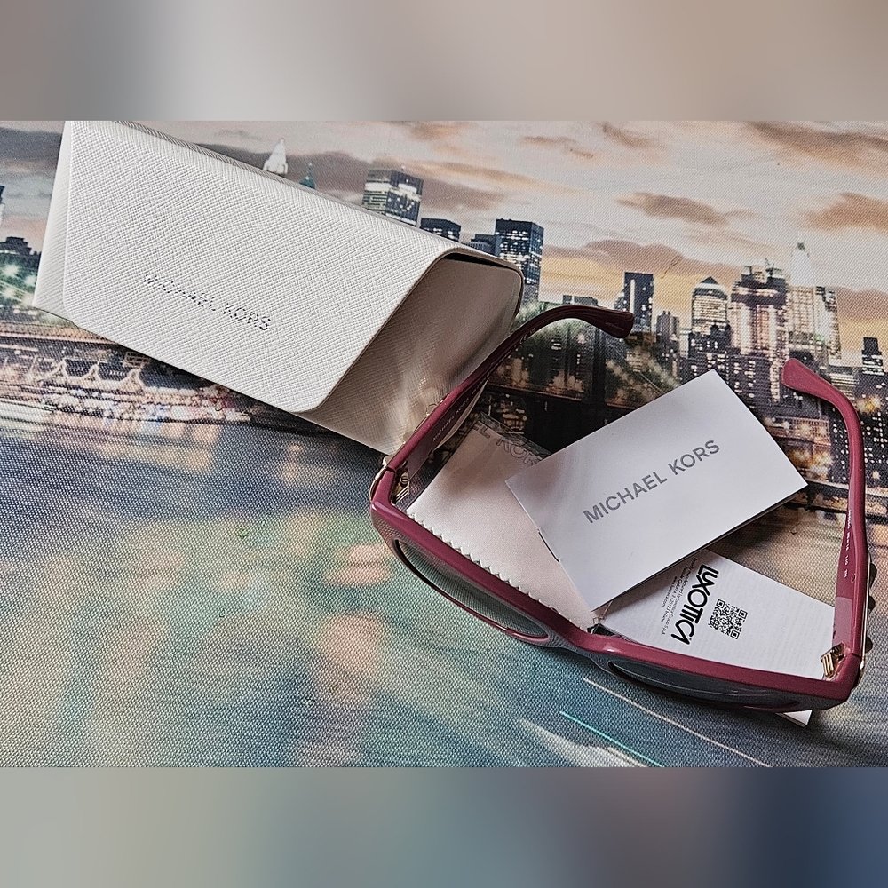 Michael Kors Purple Cat-Eye Sunglasses ✨️New Case Included✨️ - Picture 14 of 16